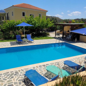Villa Farangi freistehend mit Pool und herrlichem Blick auf die Hügel und das Mittelmeer
